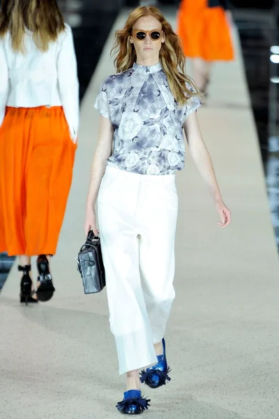 Look 24